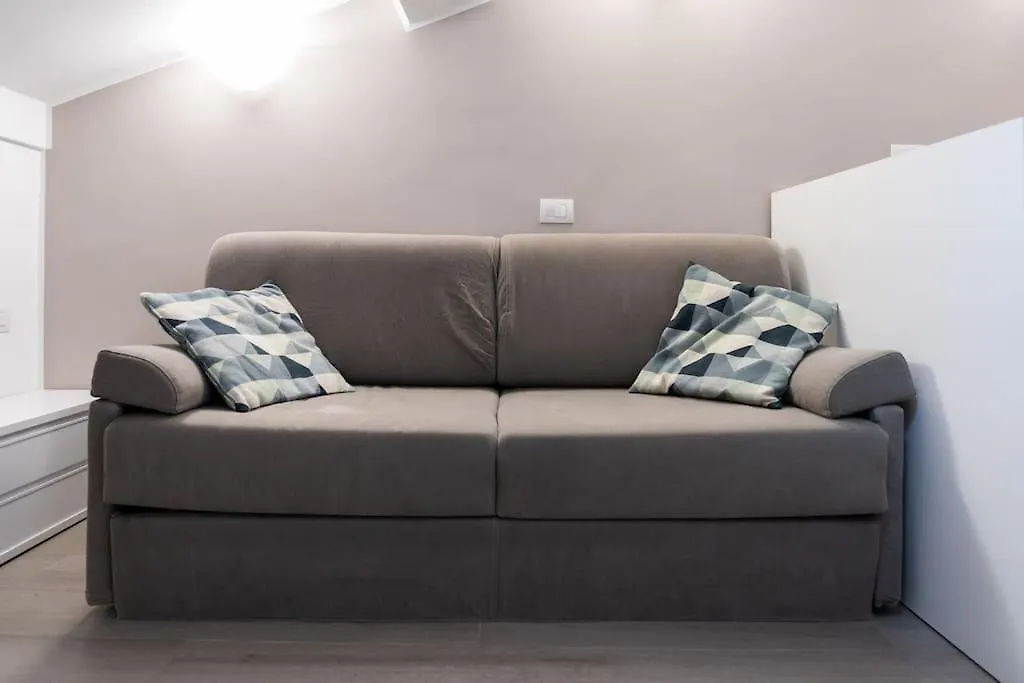 Intrho Studio Flat Porta Romana Milan Italy
