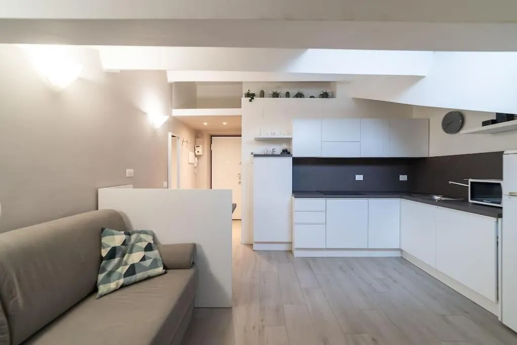 Intrho Studio Flat Porta Romana Milan