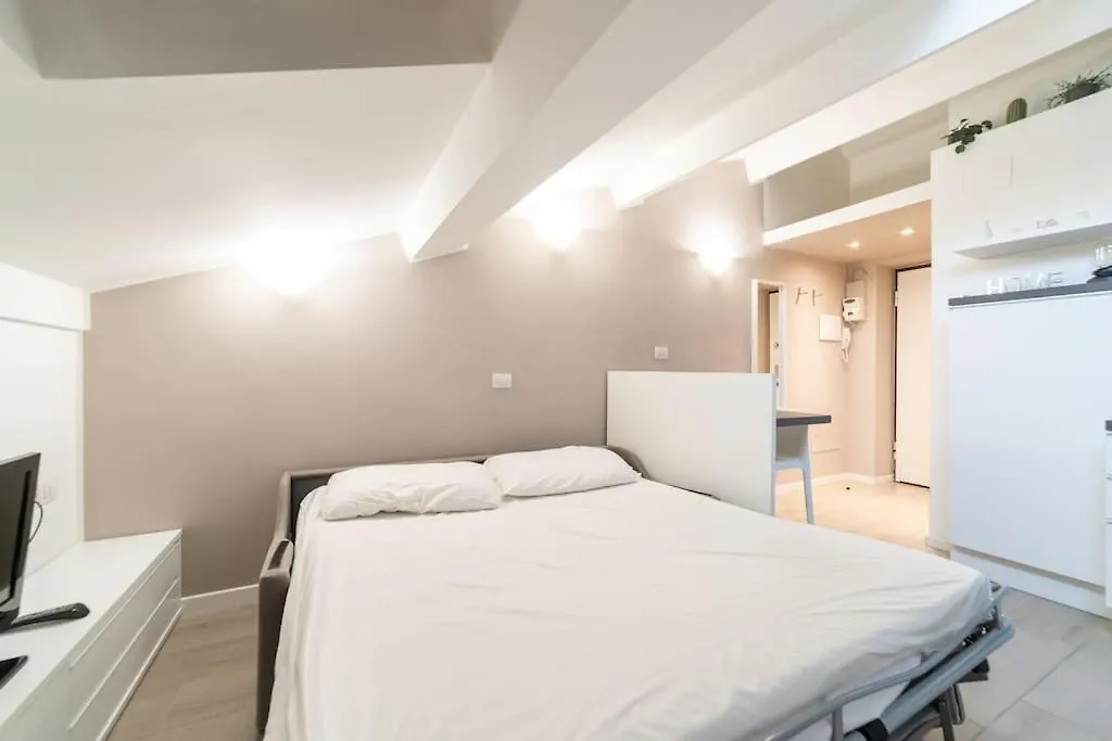 Intrho Studio Flat Porta Romana Milan 0*,